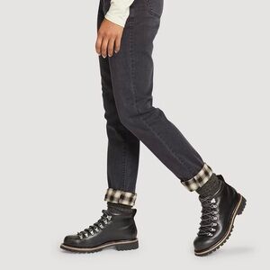 Women’s Eddie Bauer  Legend Wash Flannel-Lined Khaki Chinos  Size 2